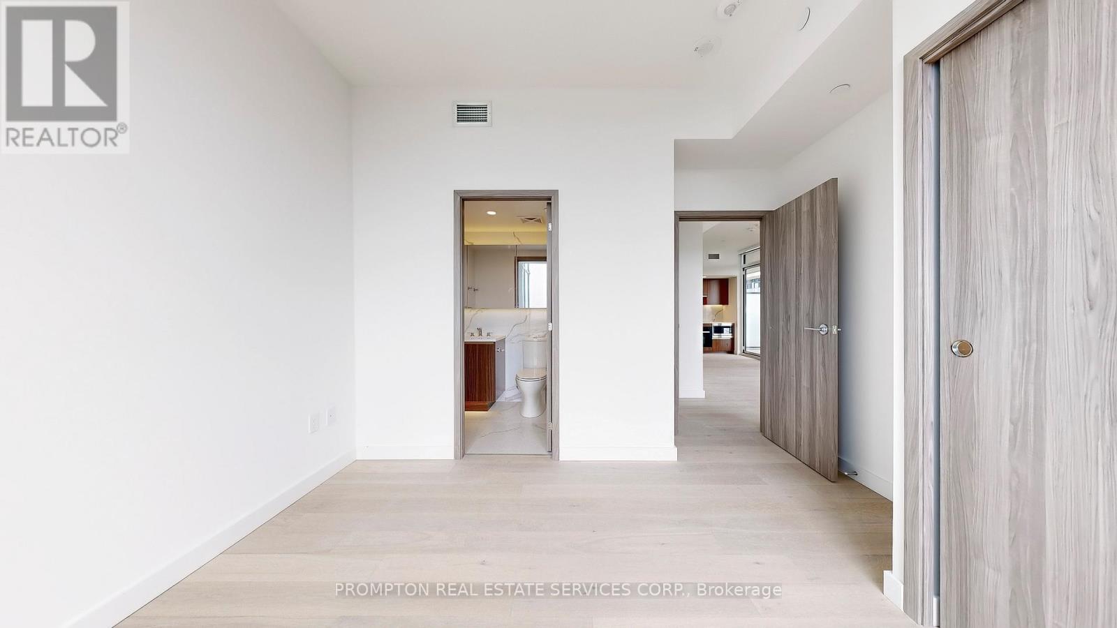 5611 - 1 Concord Cityplace Way, Toronto, Ontario  M5V 0X3 - Photo 30 - C13238978