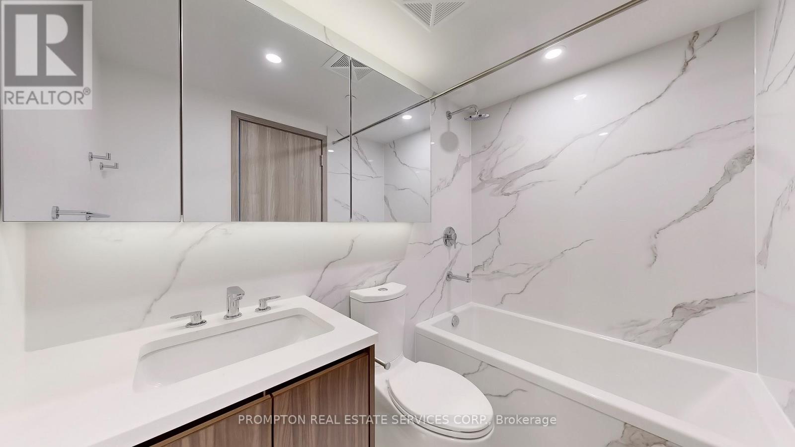 5611 - 1 Concord Cityplace Way, Toronto, Ontario  M5V 0X3 - Photo 31 - C13238978
