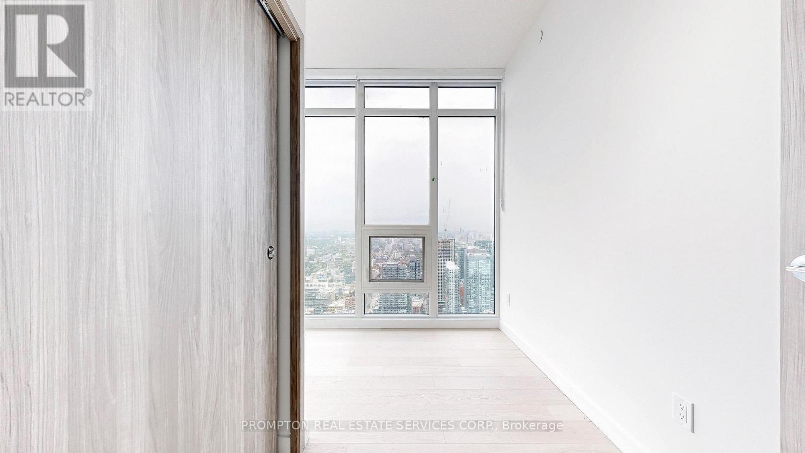 5611 - 1 Concord Cityplace Way, Toronto, Ontario  M5V 0X3 - Photo 34 - C13238978