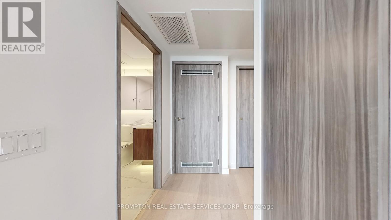 5611 - 1 Concord Cityplace Way, Toronto, Ontario  M5V 0X3 - Photo 40 - C13238978