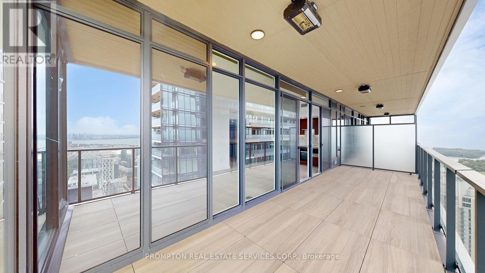 5611 - 1 Concord Cityplace Way, Toronto, Ontario  M5V 0X3 - Photo 42 - C13238978