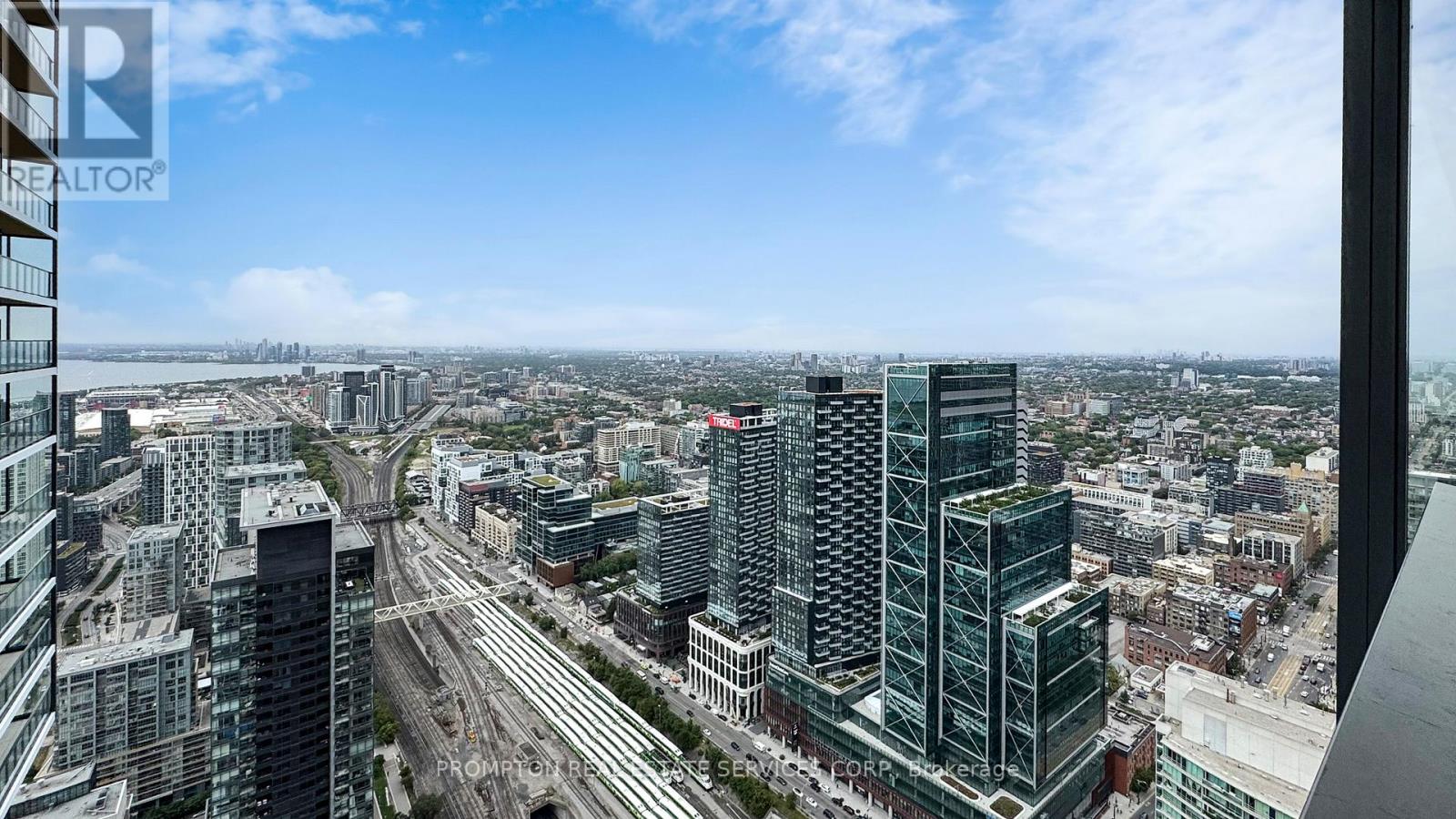 5611 - 1 Concord Cityplace Way, Toronto, Ontario  M5V 0X3 - Photo 44 - C13238978
