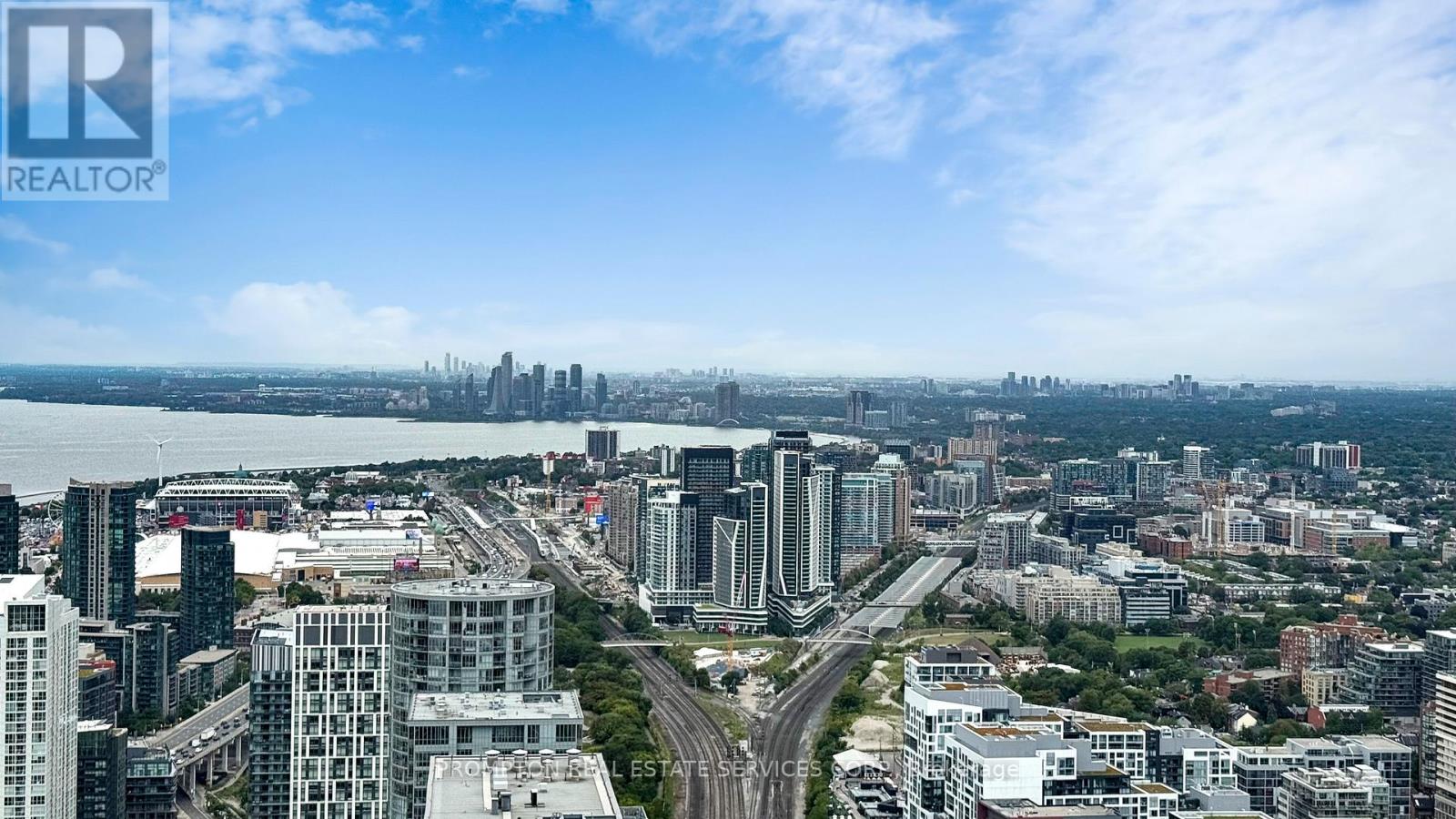 5611 - 1 Concord Cityplace Way, Toronto, Ontario  M5V 0X3 - Photo 48 - C13238978