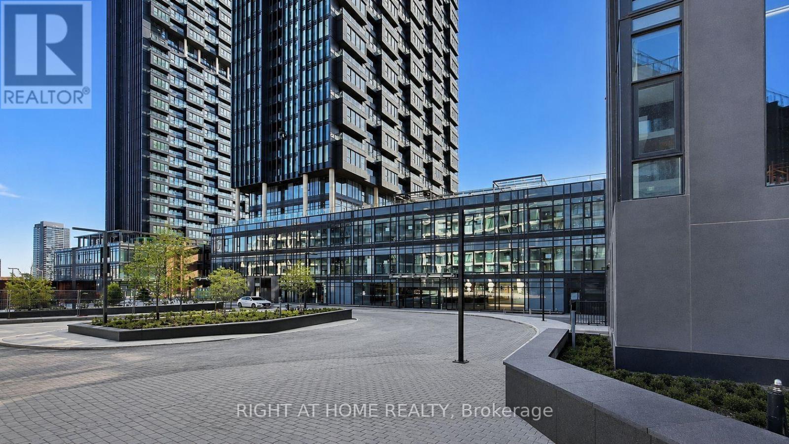 706 - 1 Quarrington Lane, Toronto, Ontario  M3C 0S4 - Photo 2 - C13238986