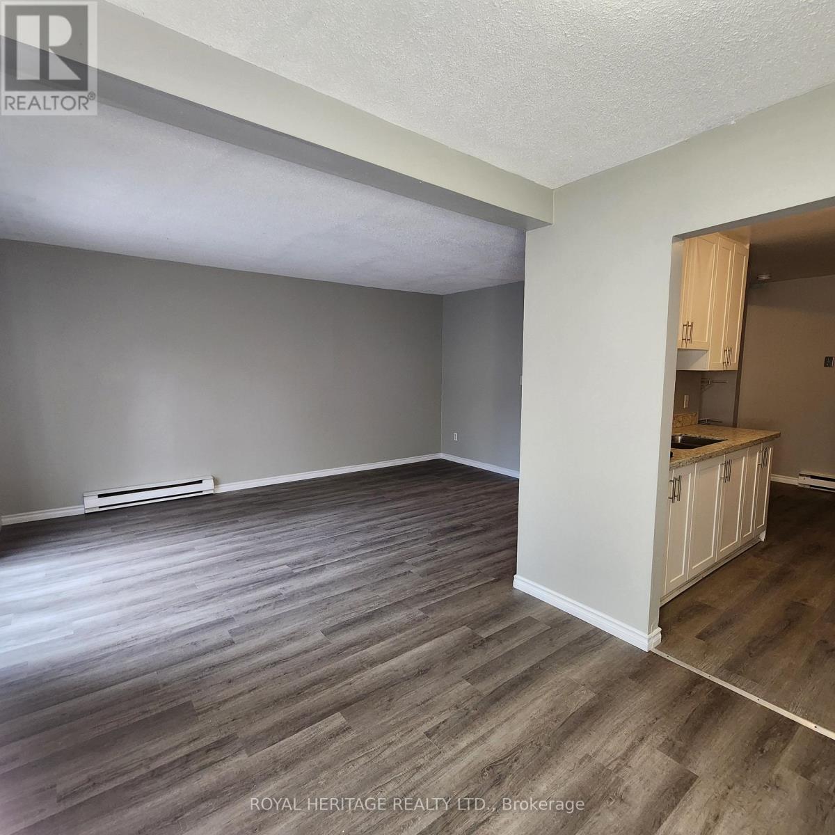 5 - 725 Cricklewood Drive, Oshawa, Ontario  L1K 1R5 - Photo 3 - E13238872
