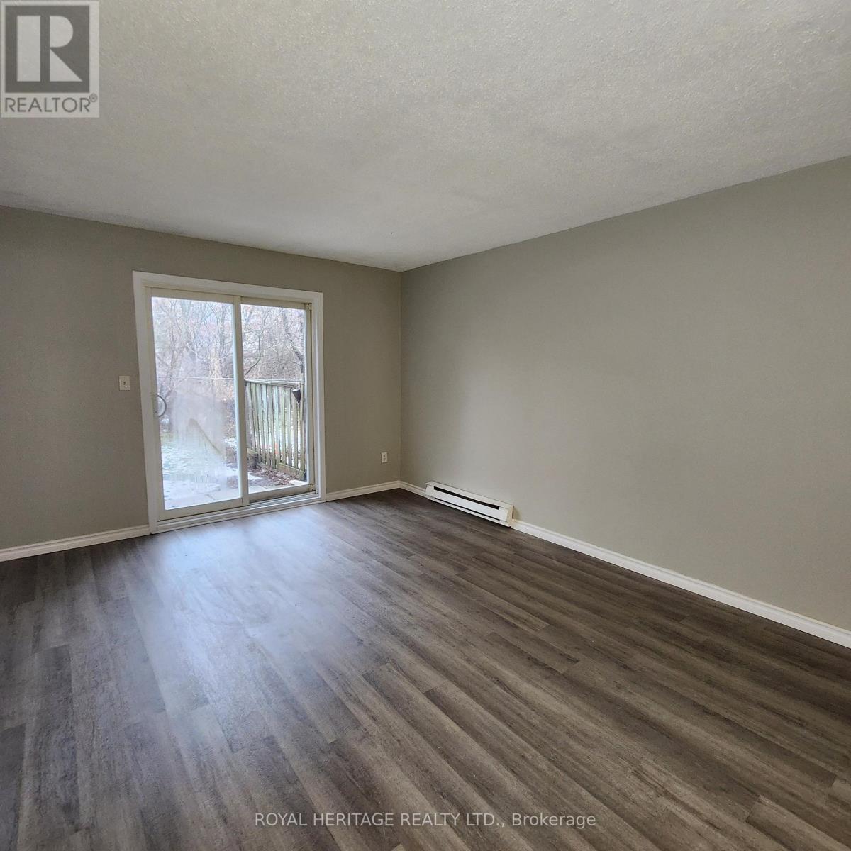 5 - 725 Cricklewood Drive, Oshawa, Ontario  L1K 1R5 - Photo 4 - E13238872