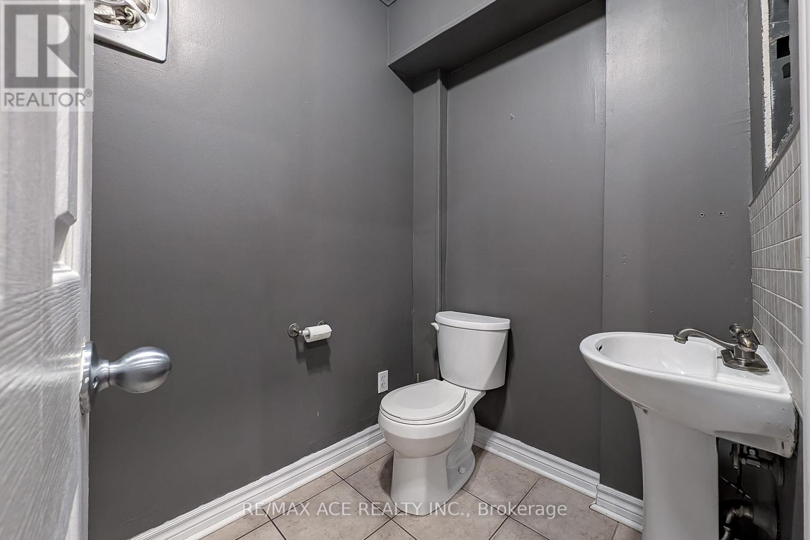 3 - 282 King Street W, Oshawa, Ontario  L1J 2J9 - Photo 13 - E13238942