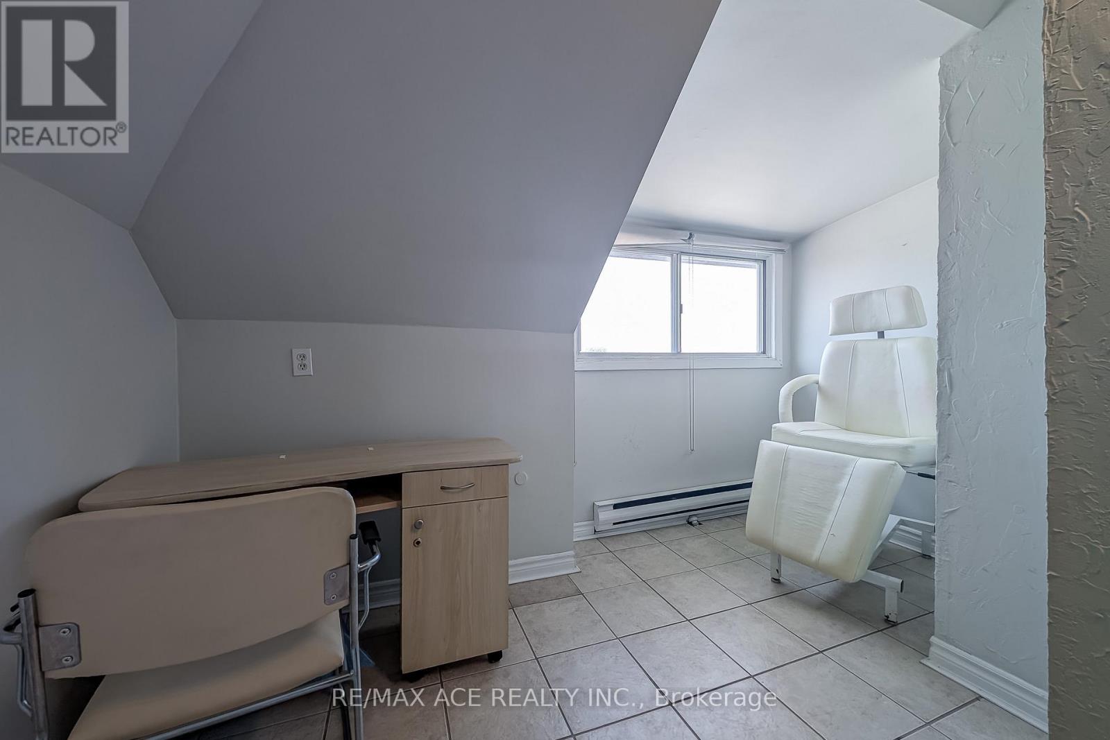 3 - 282 King Street W, Oshawa, Ontario  L1J 2J9 - Photo 27 - E13238942