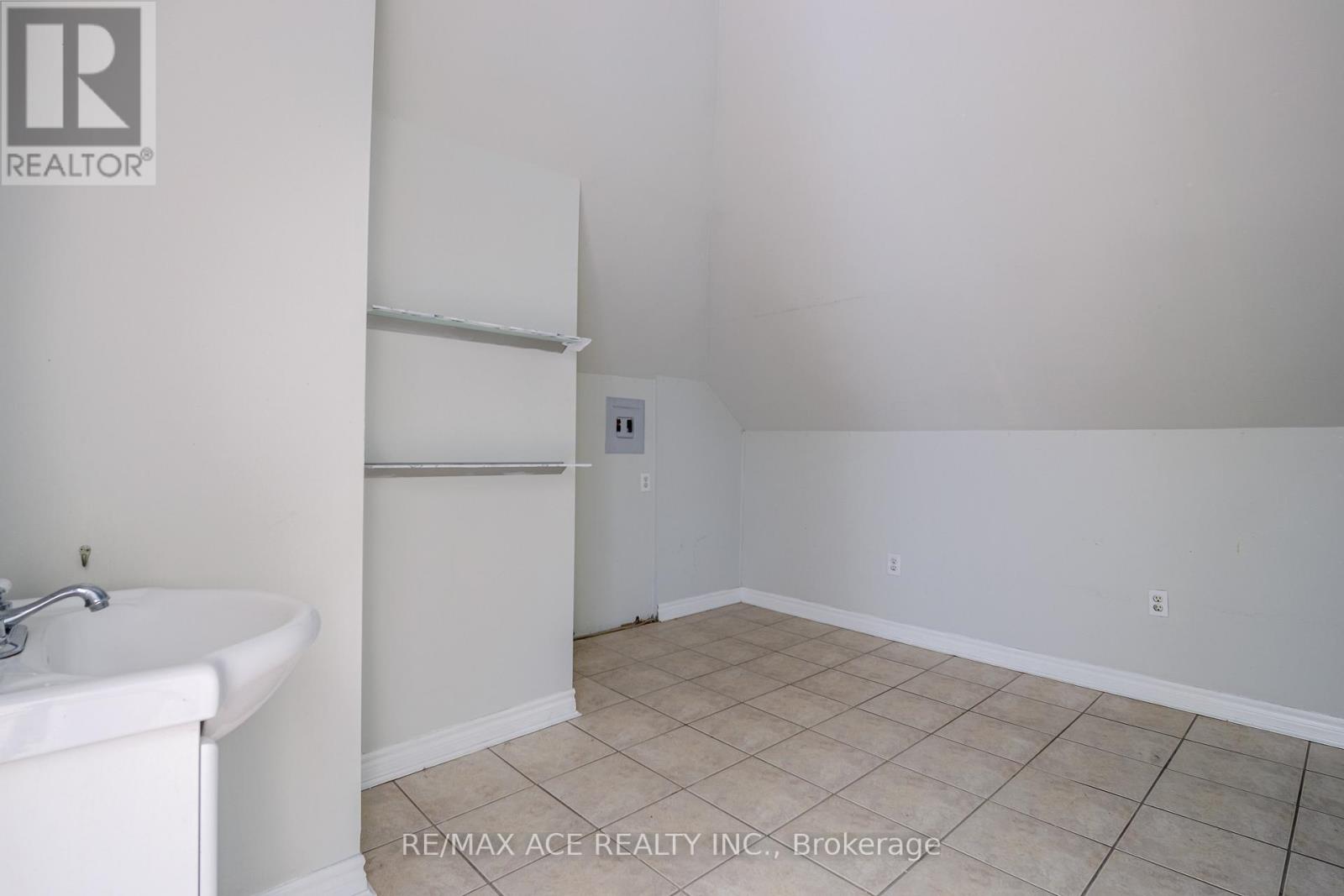 3 - 282 King Street W, Oshawa, Ontario  L1J 2J9 - Photo 30 - E13238942