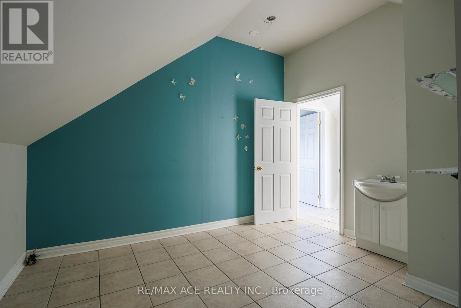 3 - 282 King Street W, Oshawa, Ontario  L1J 2J9 - Photo 32 - E13238942