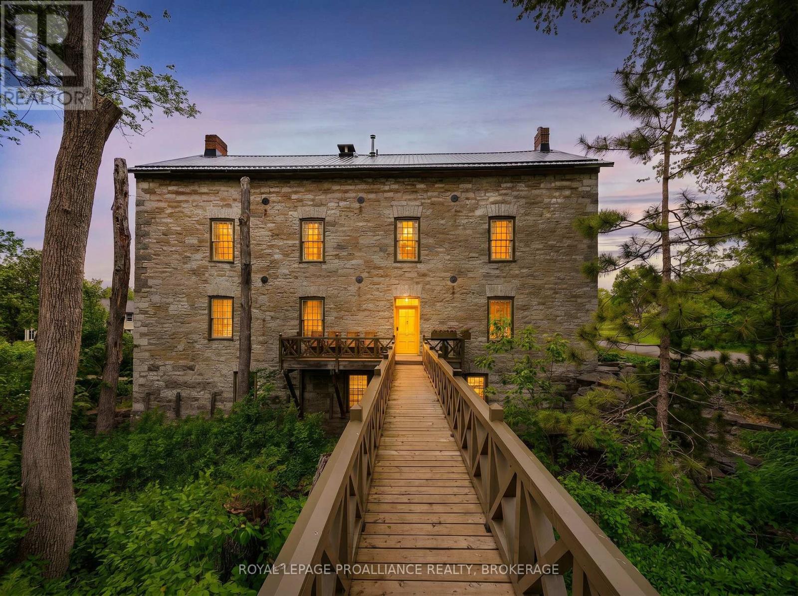 28 FRONT STREET, Stone Mills, Ontario