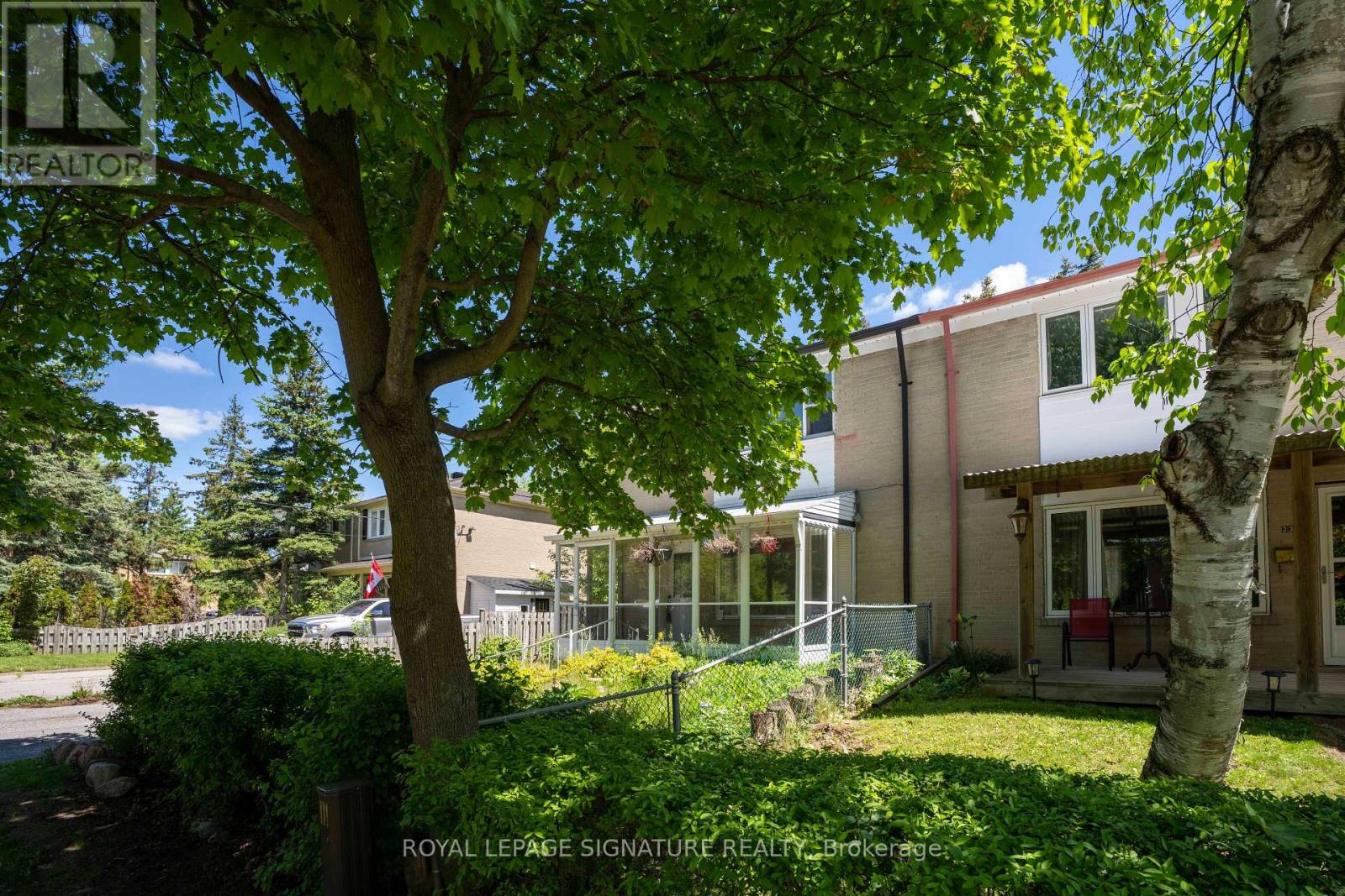 333 Neal Drive, Richmond Hill, Ontario  L4C 3L3 - Photo 5 - N13238824