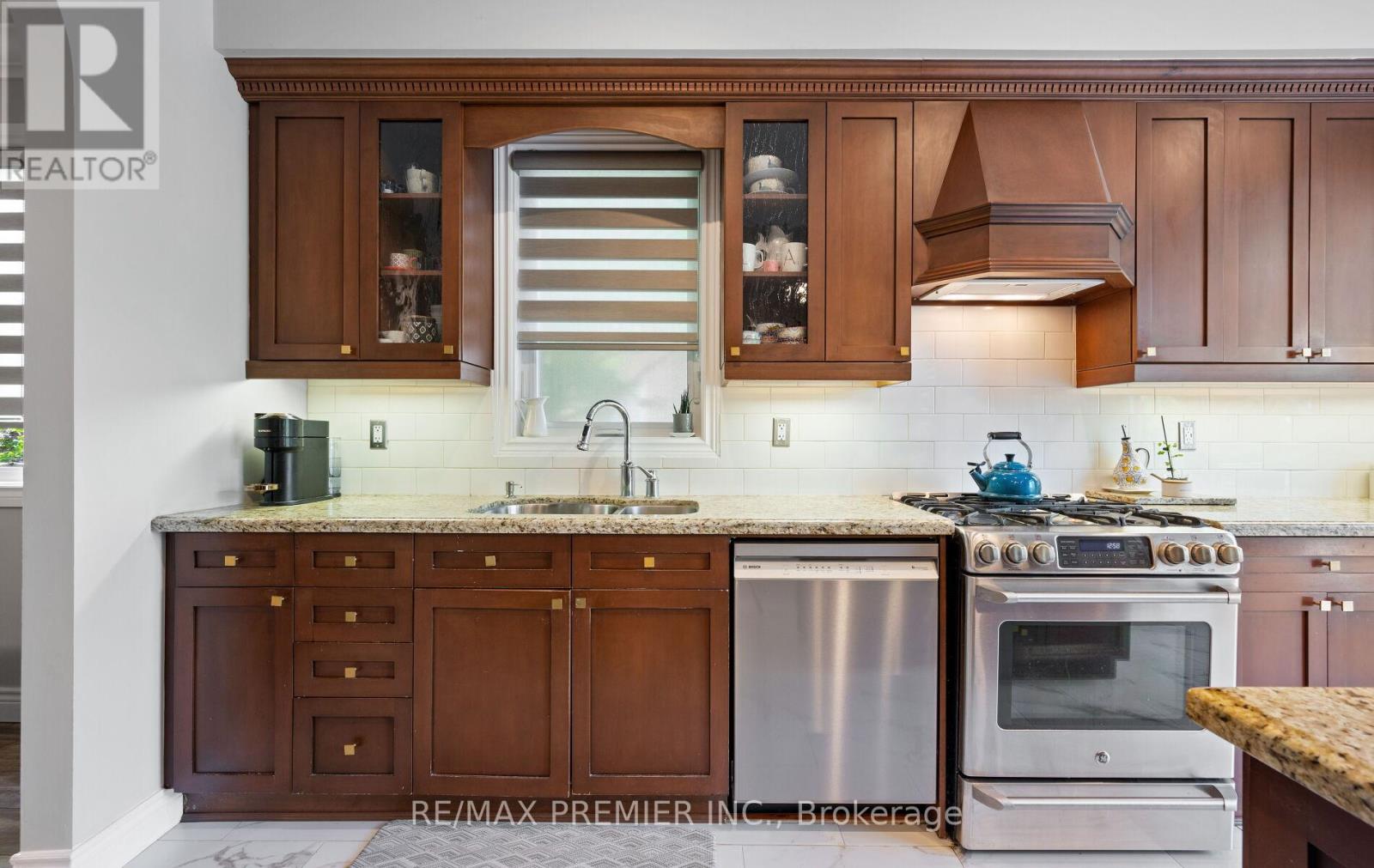 283 Kirkvalley Crescent, Aurora, Ontario  L4G 7S2 - Photo 12 - N13238854