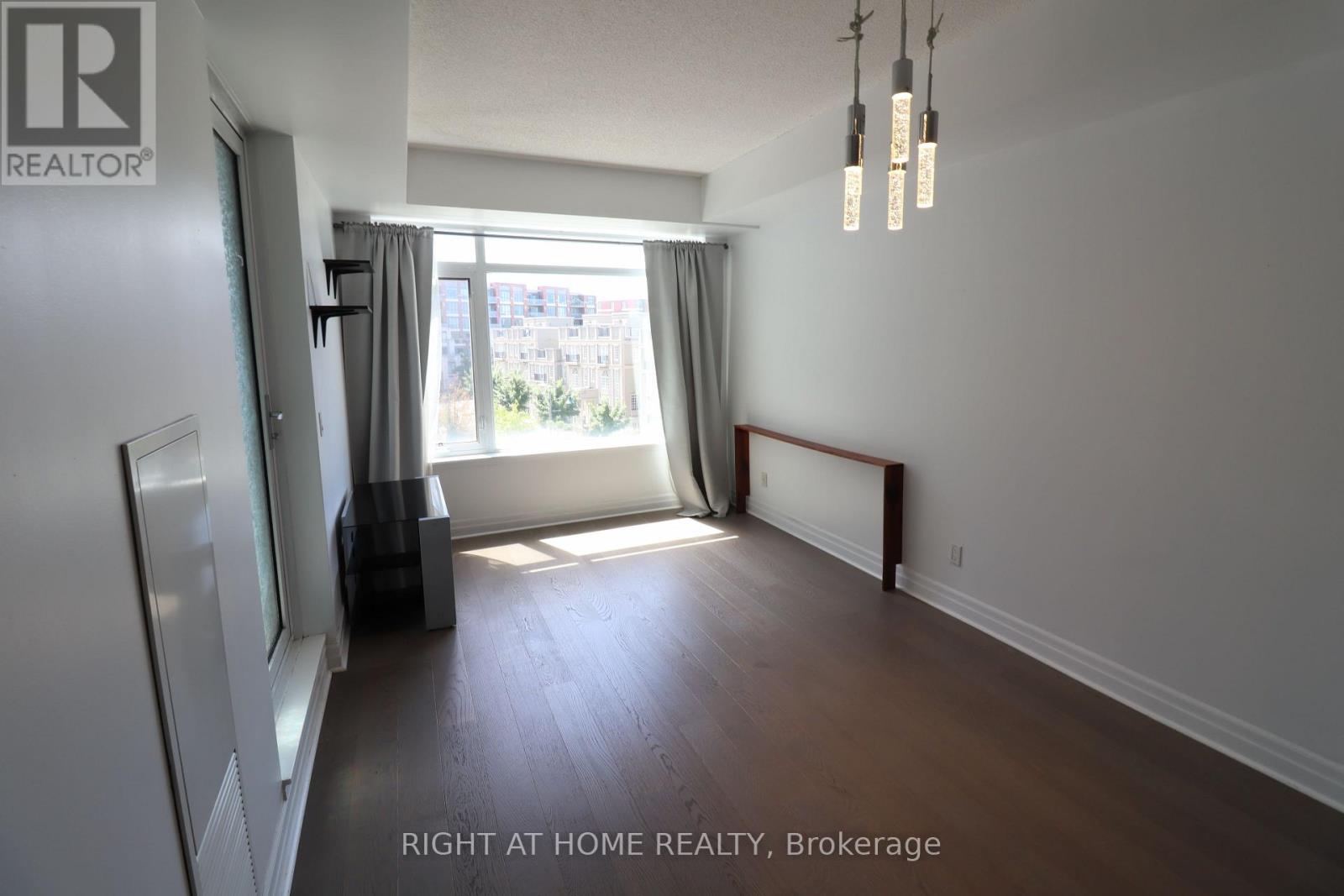 402 - 8130 Birchmount Road, Markham, Ontario  L6G 0E4 - Photo 2 - N13238926