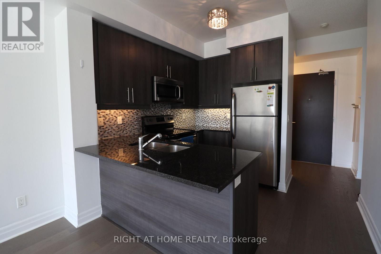 402 - 8130 Birchmount Road, Markham, Ontario  L6G 0E4 - Photo 5 - N13238926
