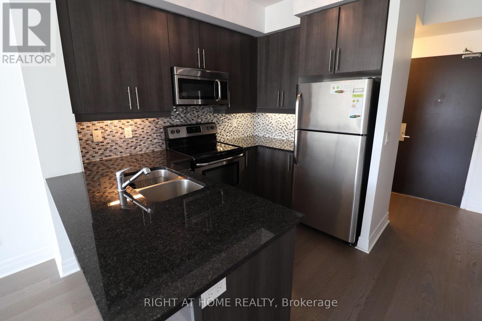 402 - 8130 Birchmount Road, Markham, Ontario  L6G 0E4 - Photo 6 - N13238926