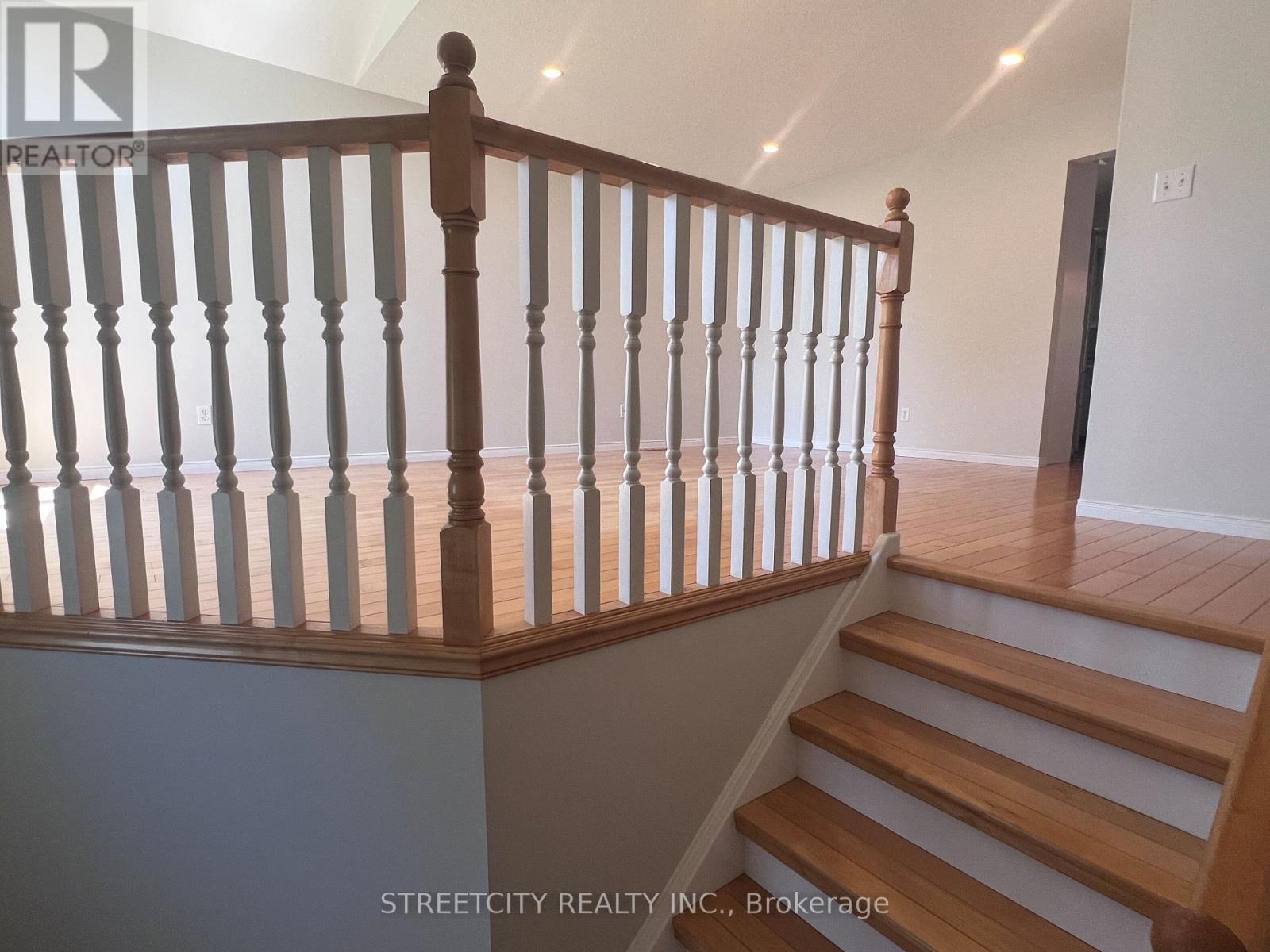 472 Talltree Crescent, London East, Ontario  N5V 5E6 - Photo 4 - X13239050
