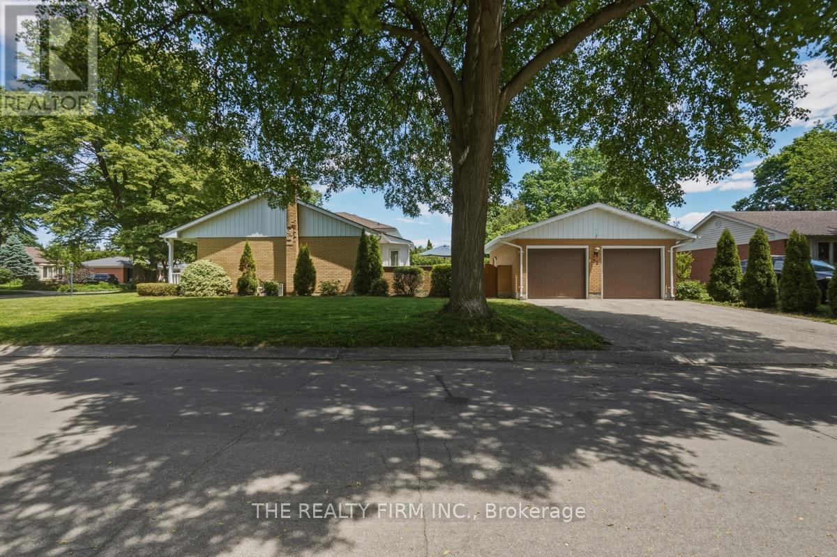 52 Maxwell Crescent, London North, Ontario  N5X 1Z1 - Photo 4 - X13239102