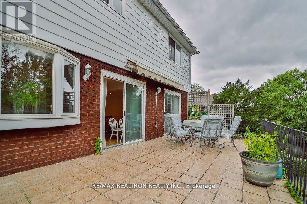 18 Debra Crescent, Barrie, Ontario  L4N 3T1 - Photo 17 - S13238928