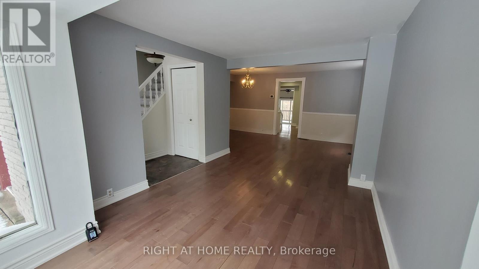 133 Letitia Street, Barrie (Letitia Heights), Ontario  L4N 1P4 - Photo 3 - S13238950