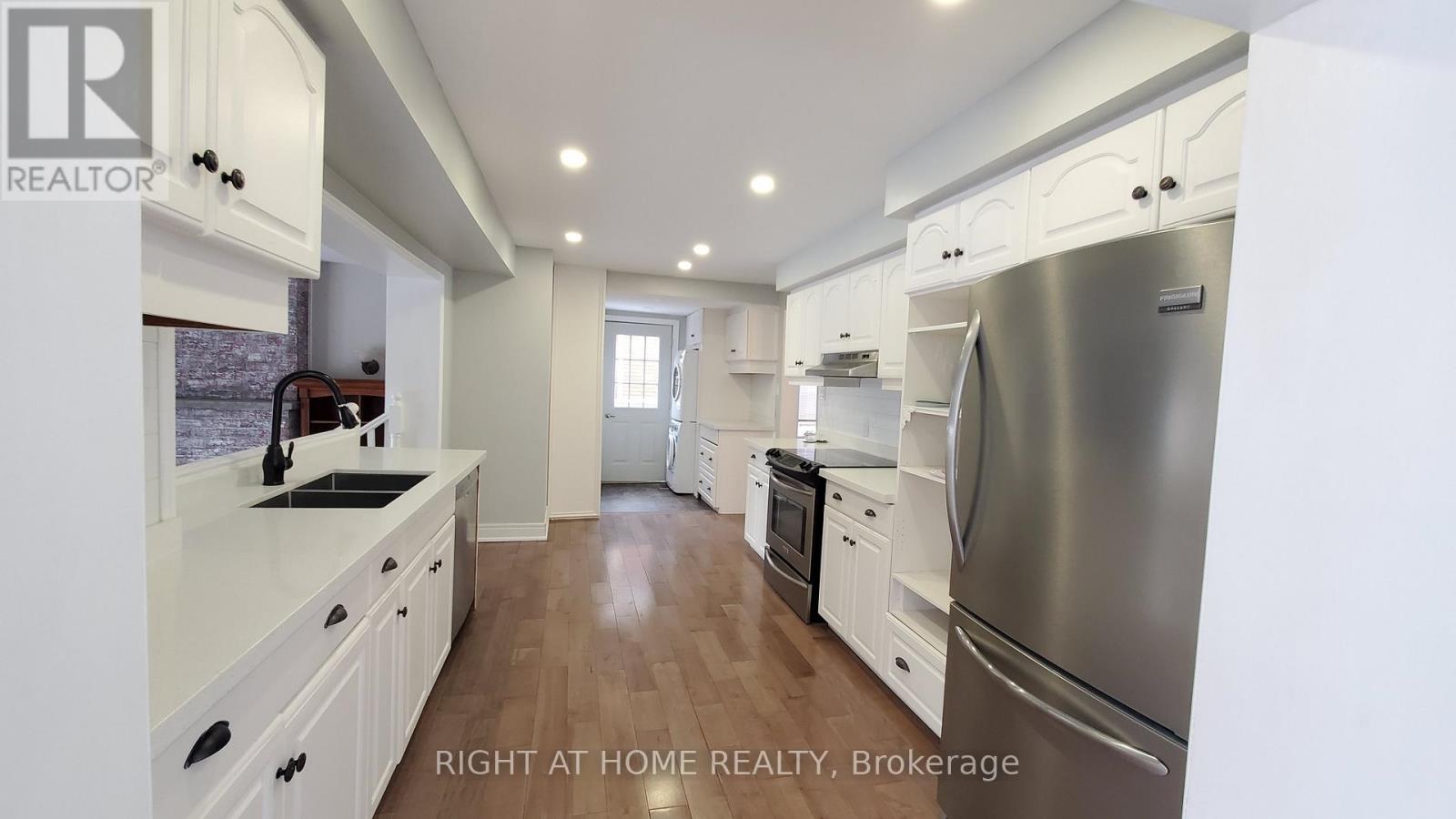 133 Letitia Street, Barrie (Letitia Heights), Ontario  L4N 1P4 - Photo 5 - S13238950