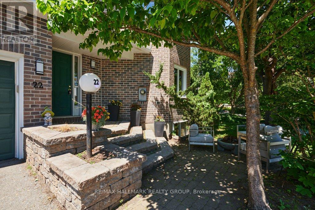 22 TERRACE DRIVE, Ottawa, Ontario