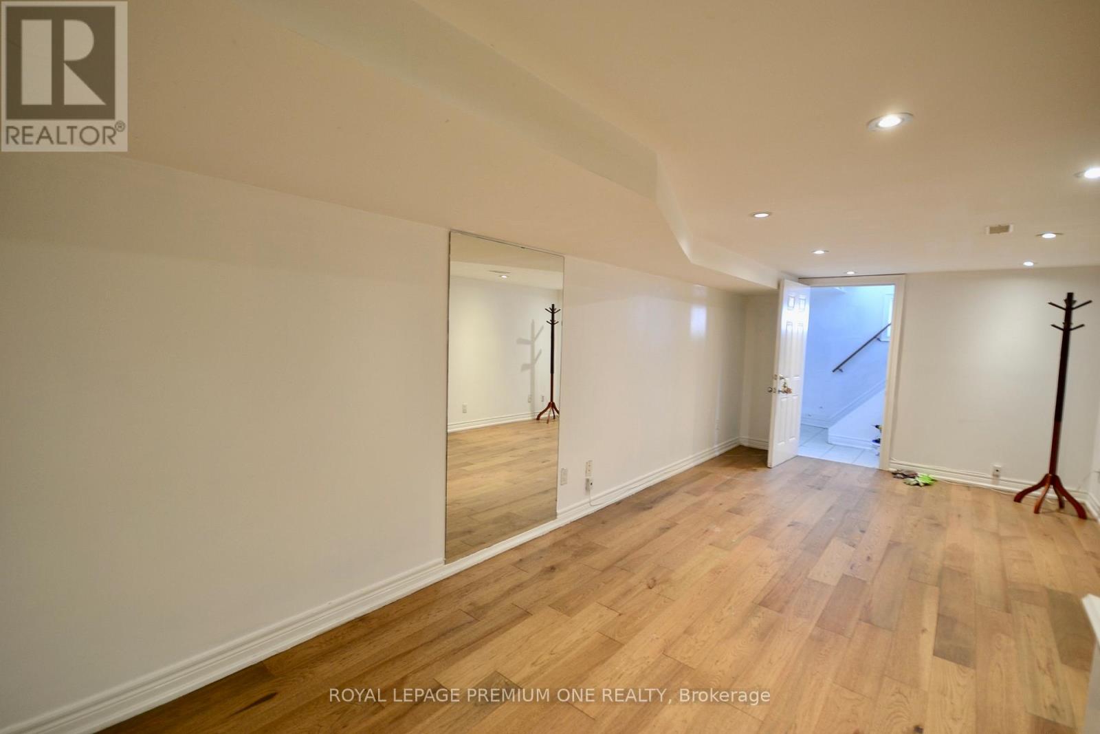 B & C - 312 Rustic Road, Toronto, Ontario M6L 1W5 - Photo 15 - W13216456