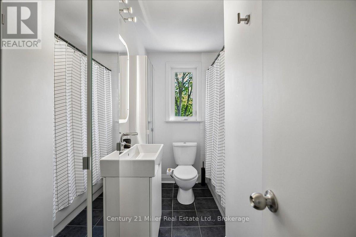 1583 Blanefield Road, Mississauga, Ontario  L5G 4H3 - Photo 23 - W13239274