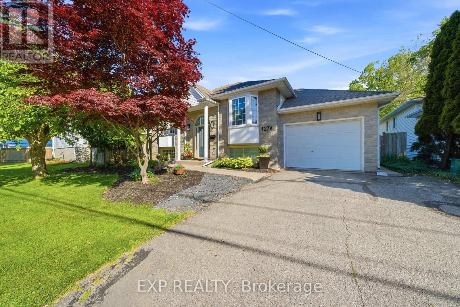 127A LAKESHORE ROAD, St. Catharines, Ontario