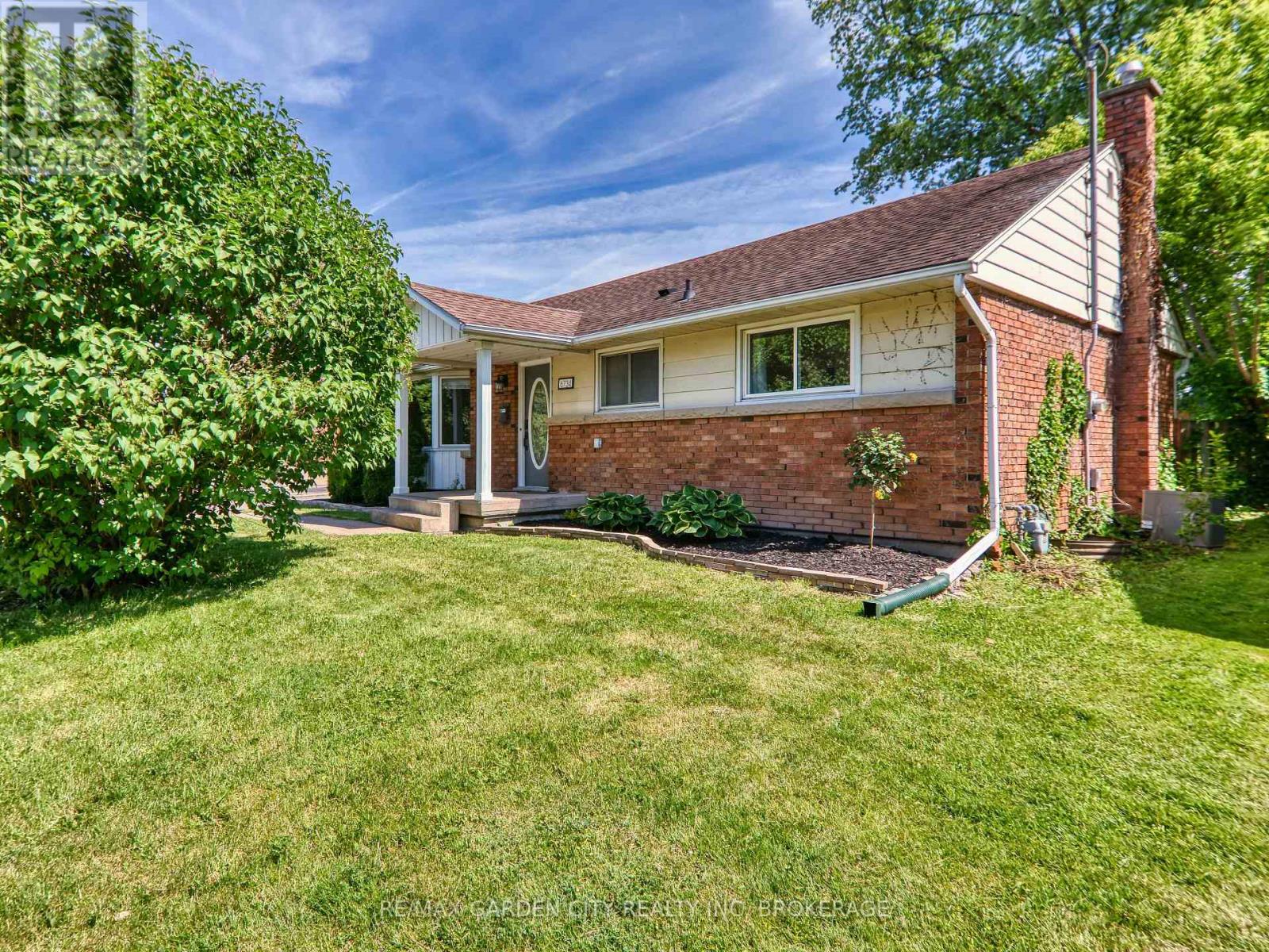 6734 O'neil Street, Niagara Falls, Ontario  L2J 1N2 - Photo 2 - X13239168