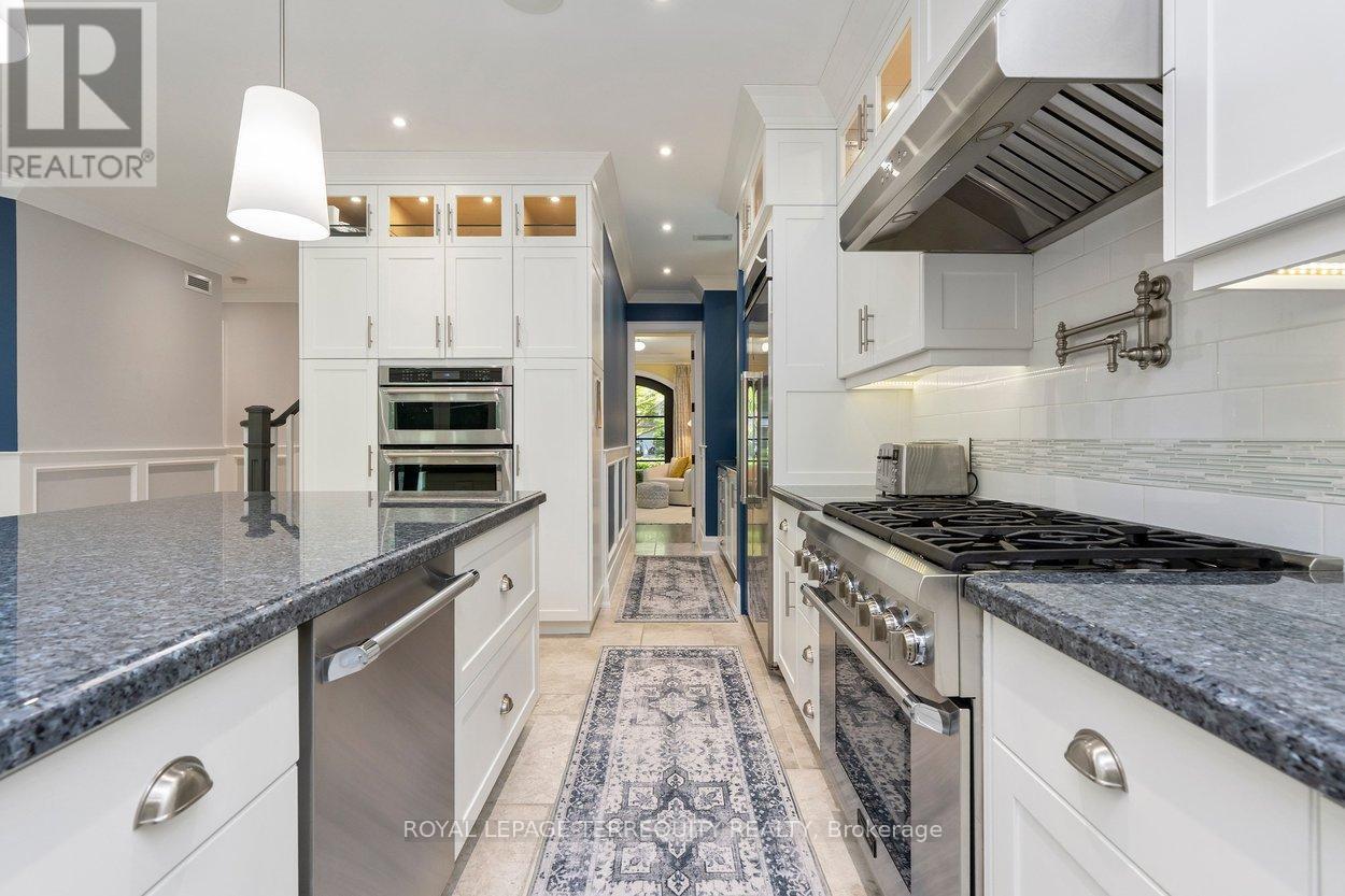 101 Chestnut Hills Parkway, Toronto, Ontario  M9A 3R4 - Photo 12 - W13238852