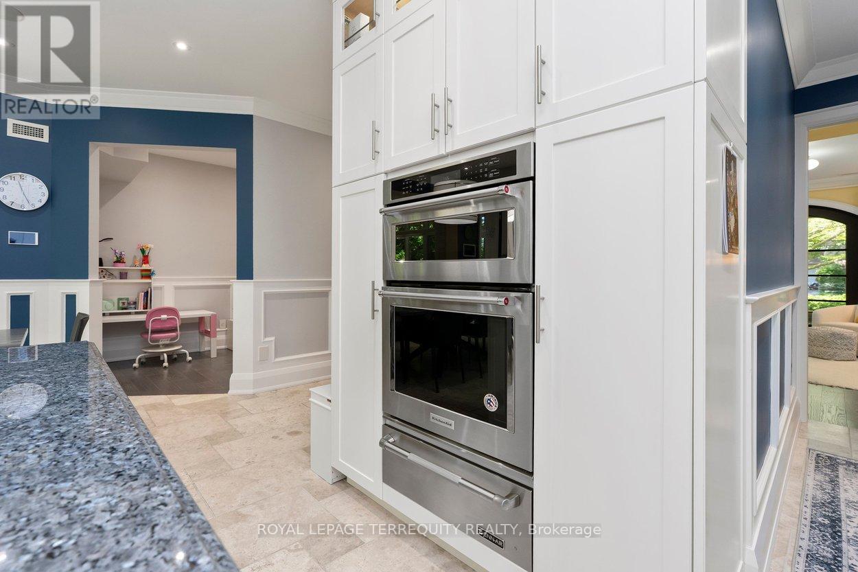 101 Chestnut Hills Parkway, Toronto, Ontario  M9A 3R4 - Photo 13 - W13238852