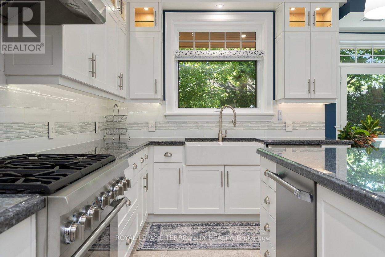 101 Chestnut Hills Parkway, Toronto, Ontario  M9A 3R4 - Photo 14 - W13238852