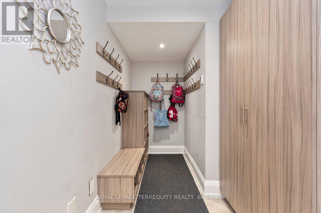 101 Chestnut Hills Parkway, Toronto, Ontario  M9A 3R4 - Photo 21 - W13238852