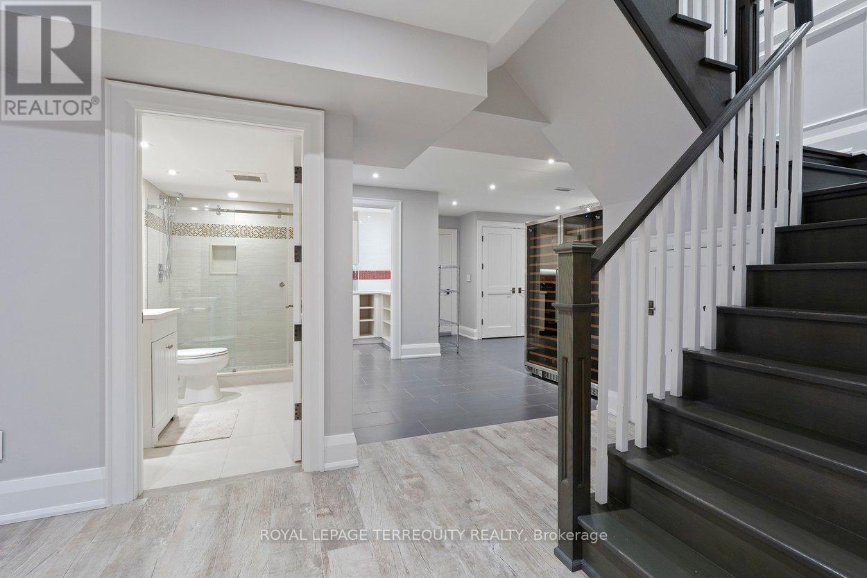 101 Chestnut Hills Parkway, Toronto, Ontario  M9A 3R4 - Photo 35 - W13238852
