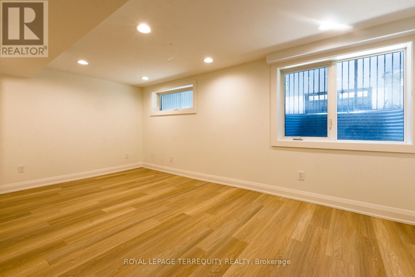 Bsmt - 23 Decarie Circle, Toronto, Ontario  M9B 3H6 - Photo 12 - W13238862