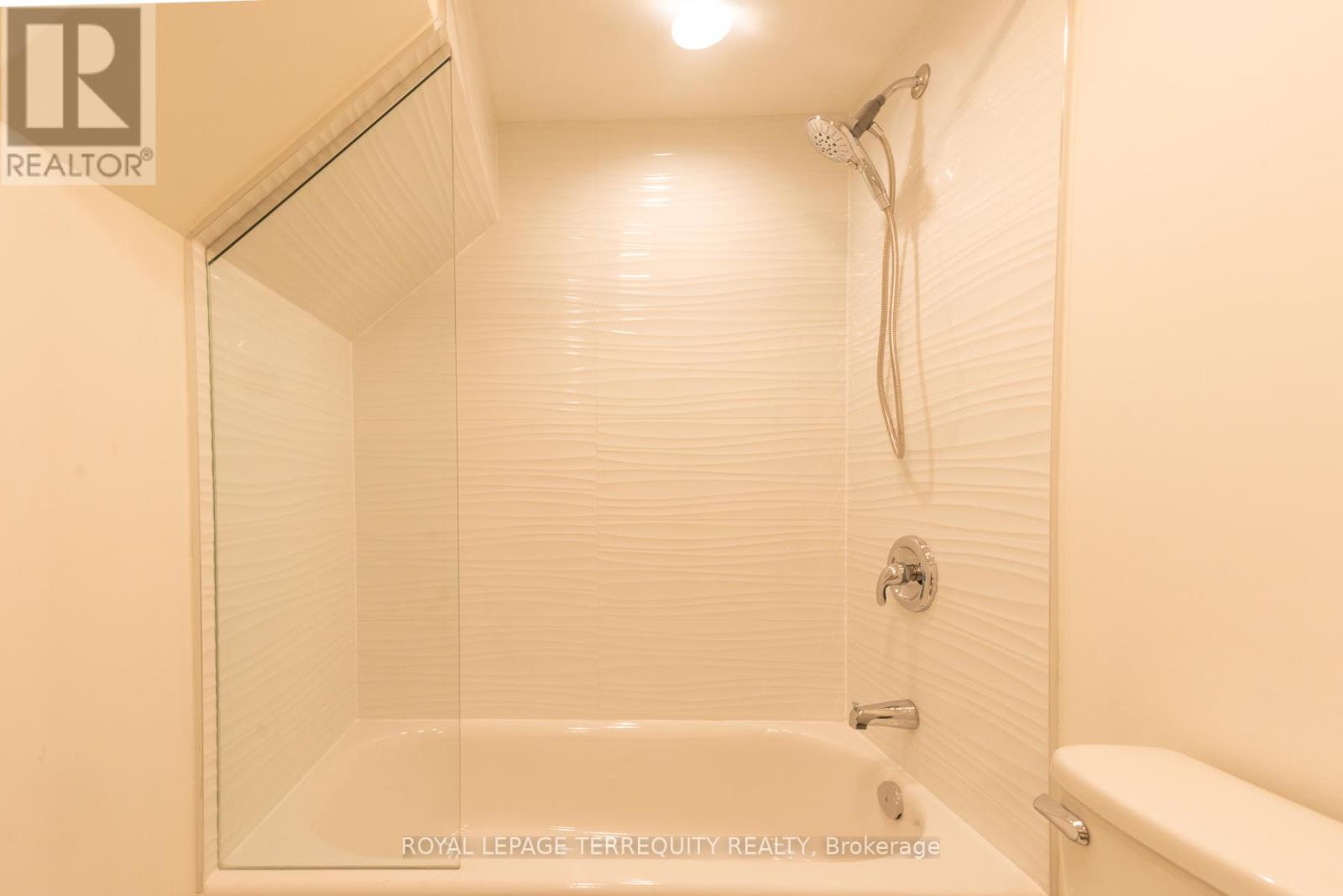 Bsmt - 23 Decarie Circle, Toronto, Ontario  M9B 3H6 - Photo 18 - W13238862