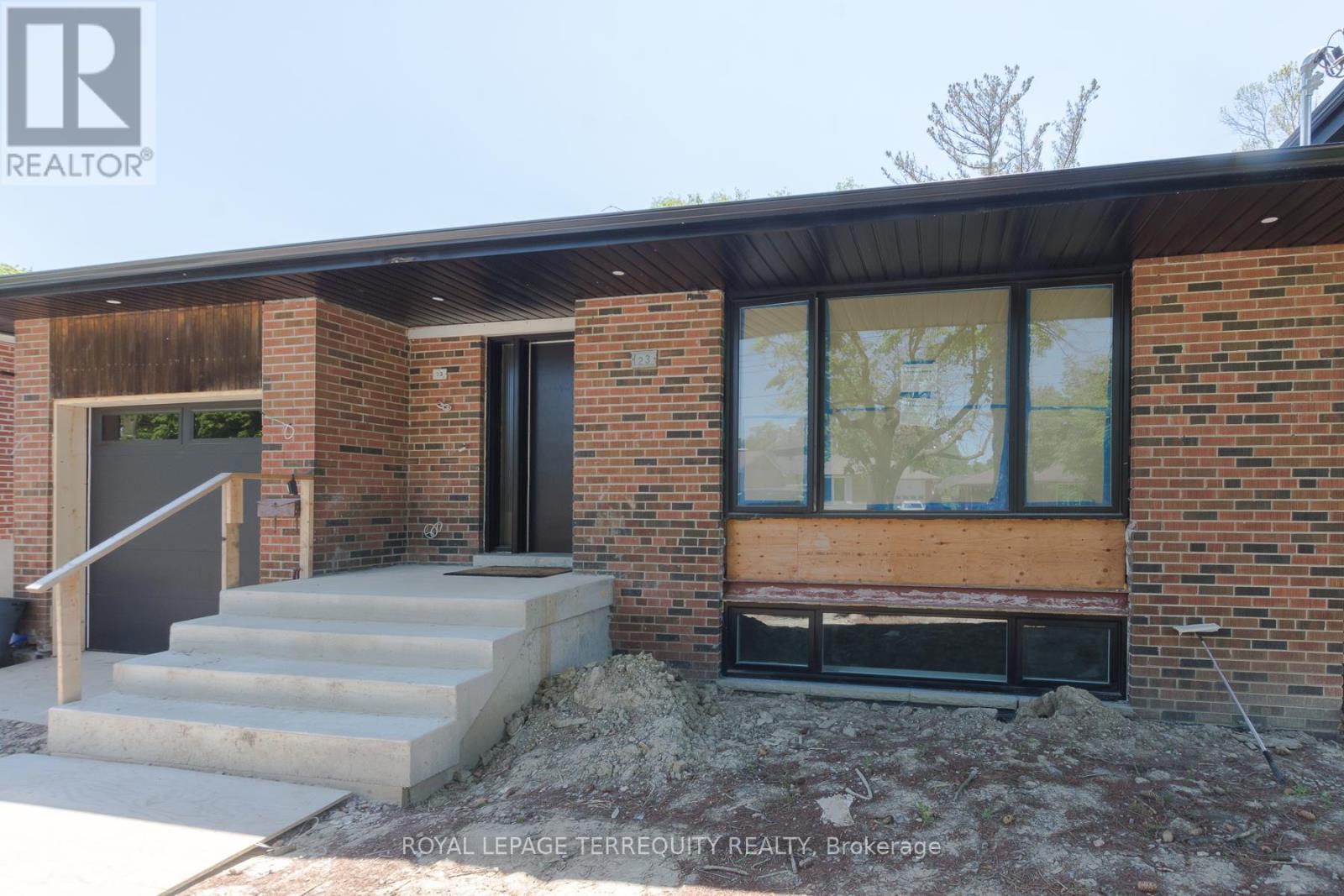 Bsmt - 23 Decarie Circle, Toronto, Ontario  M9B 3H6 - Photo 20 - W13238862