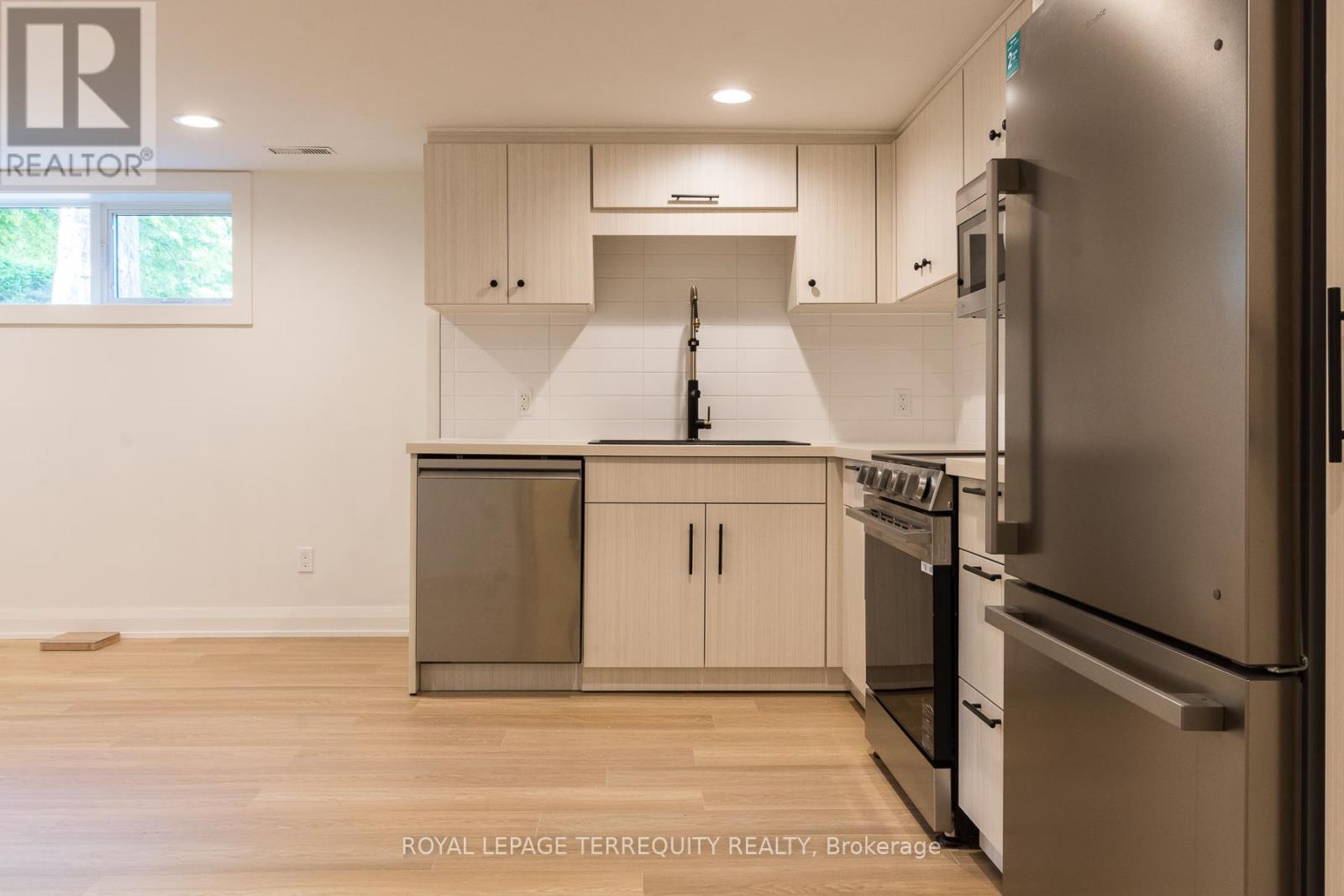 Bsmt - 23 Decarie Circle, Toronto, Ontario  M9B 3H6 - Photo 6 - W13238862