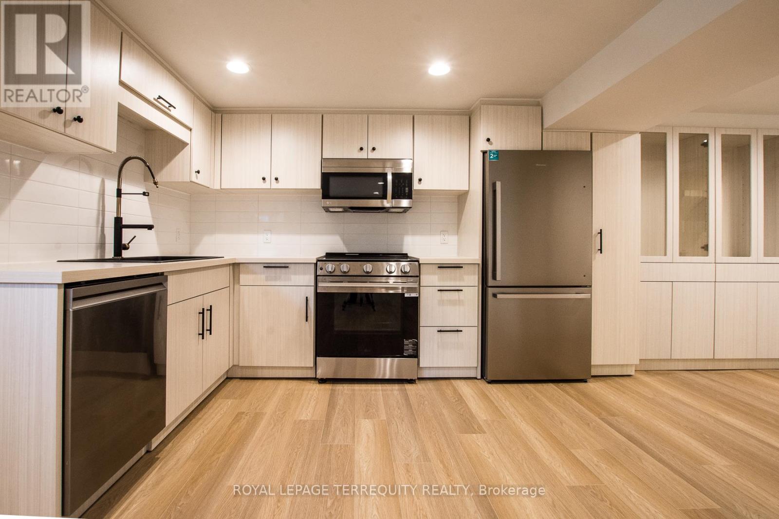 Bsmt - 23 Decarie Circle, Toronto, Ontario  M9B 3H6 - Photo 7 - W13238862