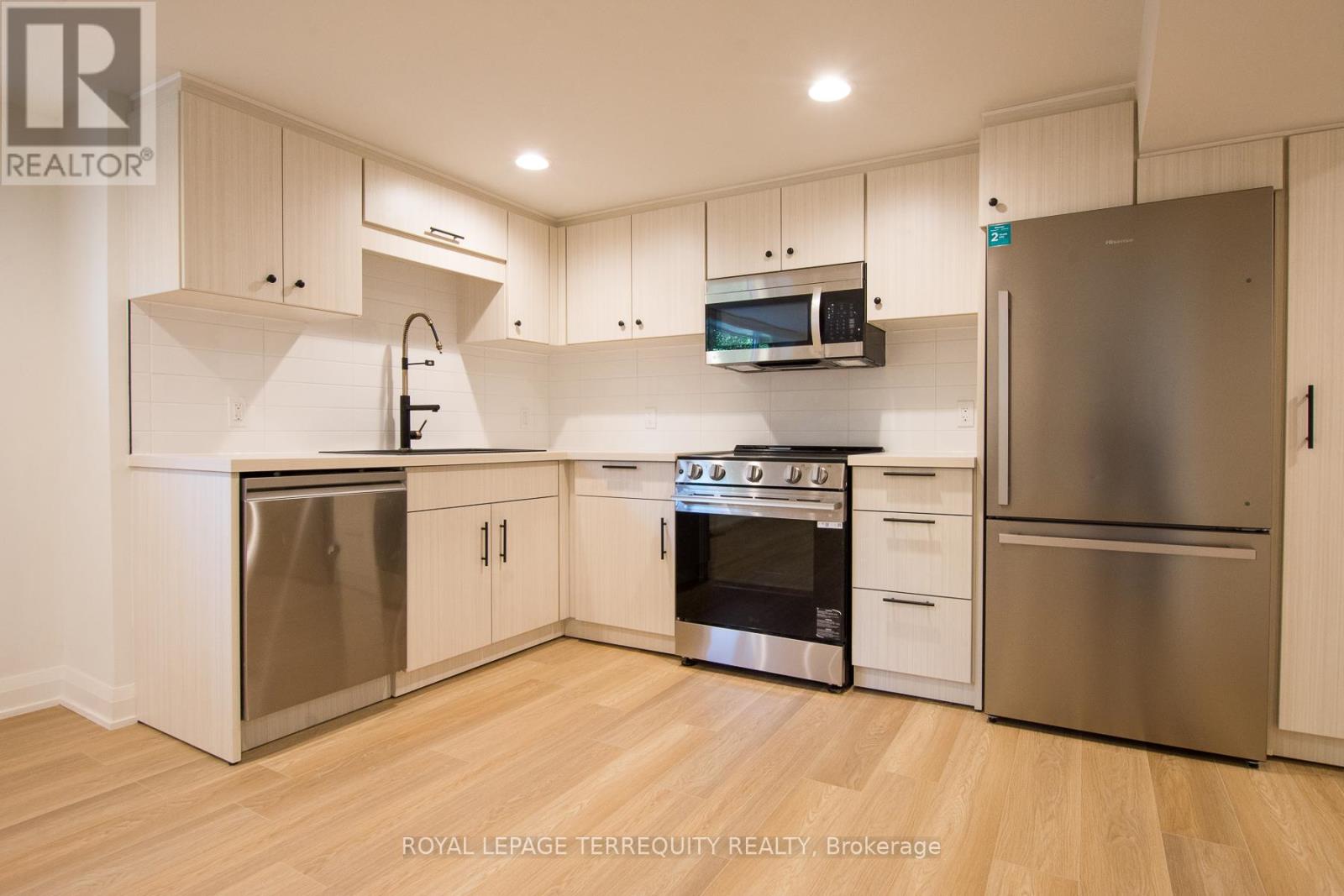 Bsmt - 23 Decarie Circle, Toronto, Ontario  M9B 3H6 - Photo 8 - W13238862