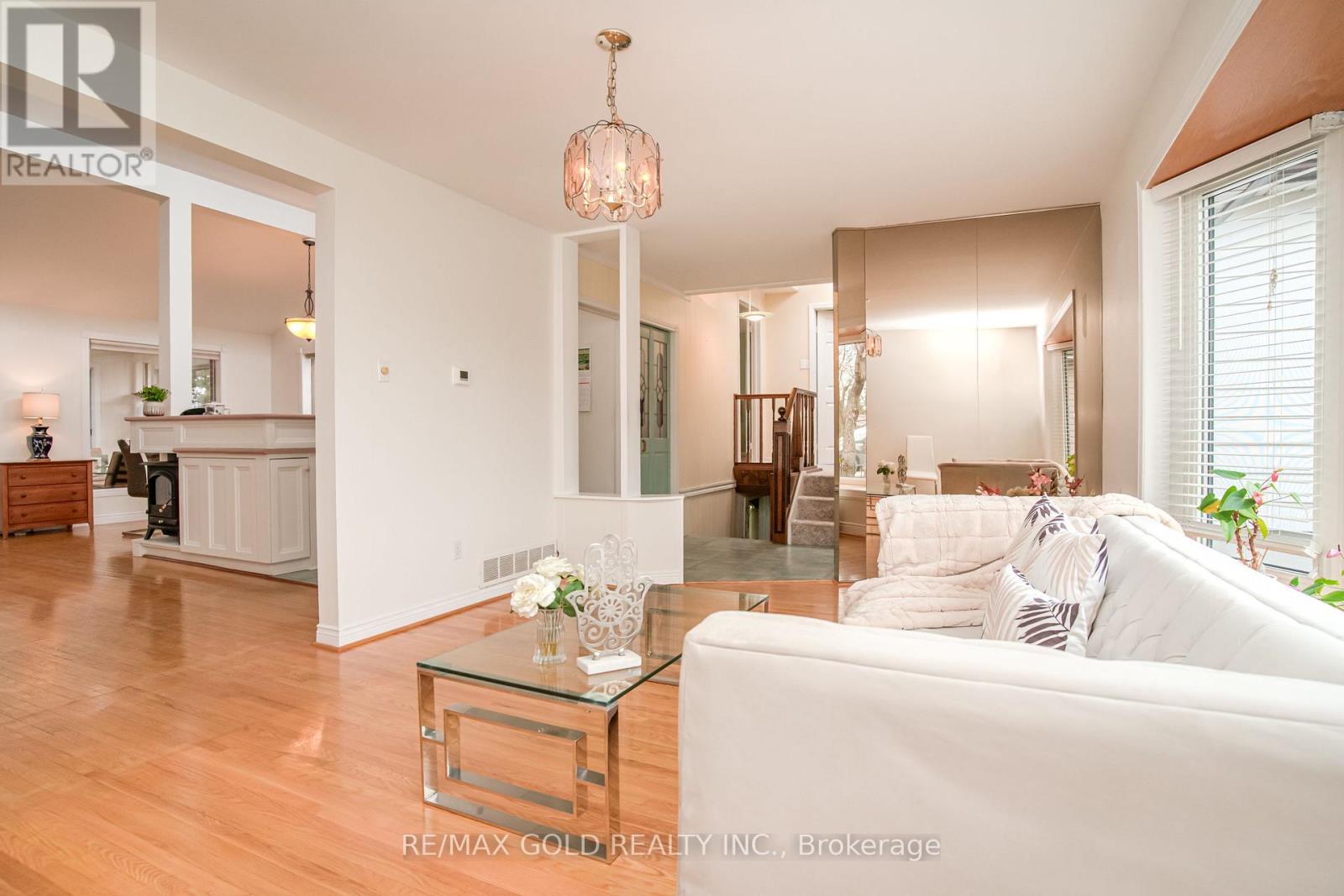 16 Donalda Place, Brampton, Ontario  L6T 1S4 - Photo 8 - W13238934