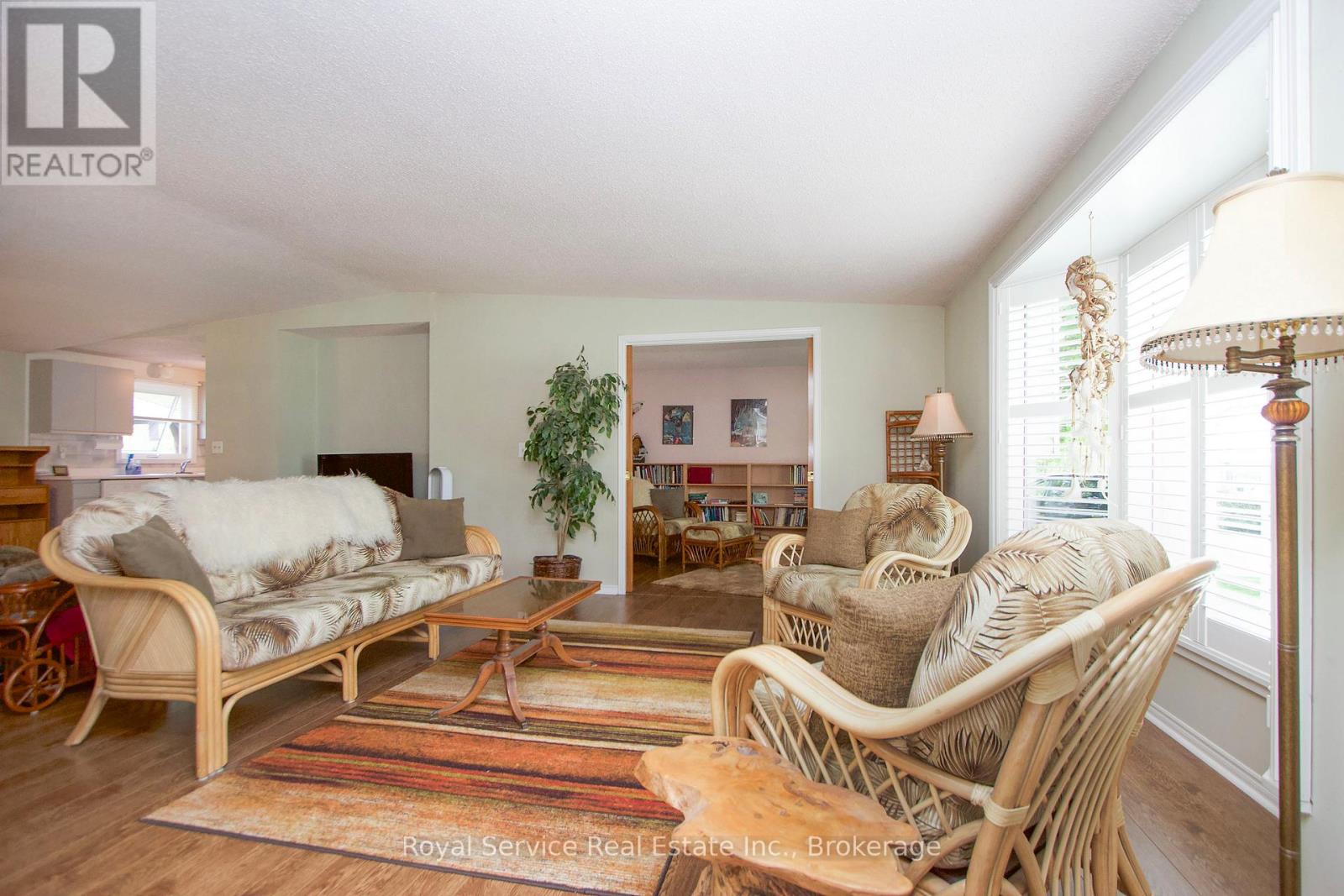 3 Fairway Drive, Clarington, Ontario  L1B 1B5 - Photo 4 - E13239470