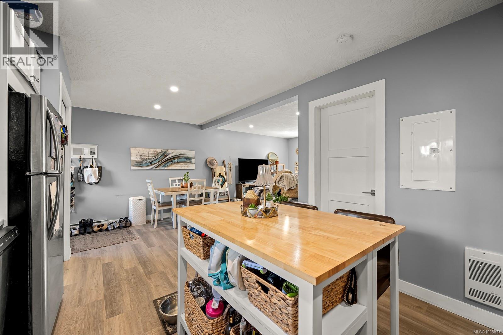 3303 Seventh St, Cumberland, British Columbia  V0R 1S0 - Photo 41 - 1038837