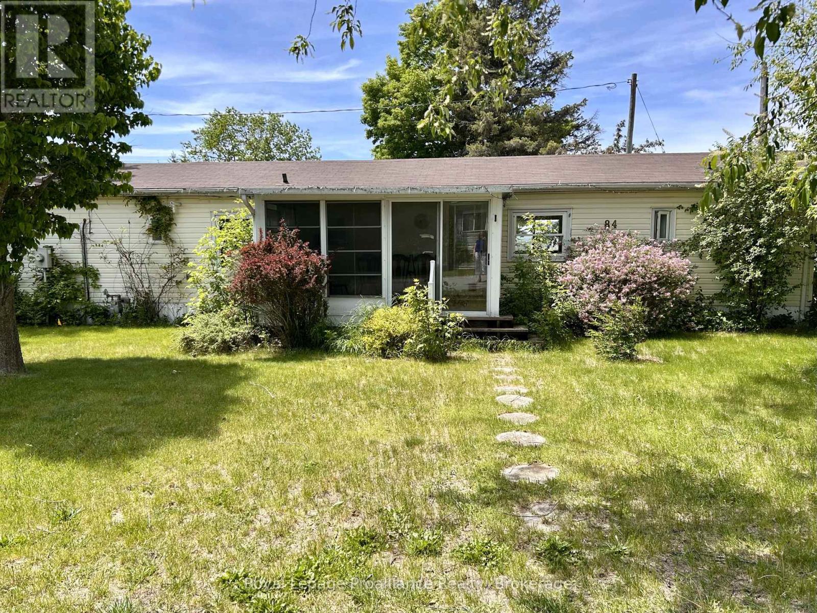 84 - 63 Whites Road, Quinte West, Ontario  K8V 5P5 - Photo 3 - X13239466