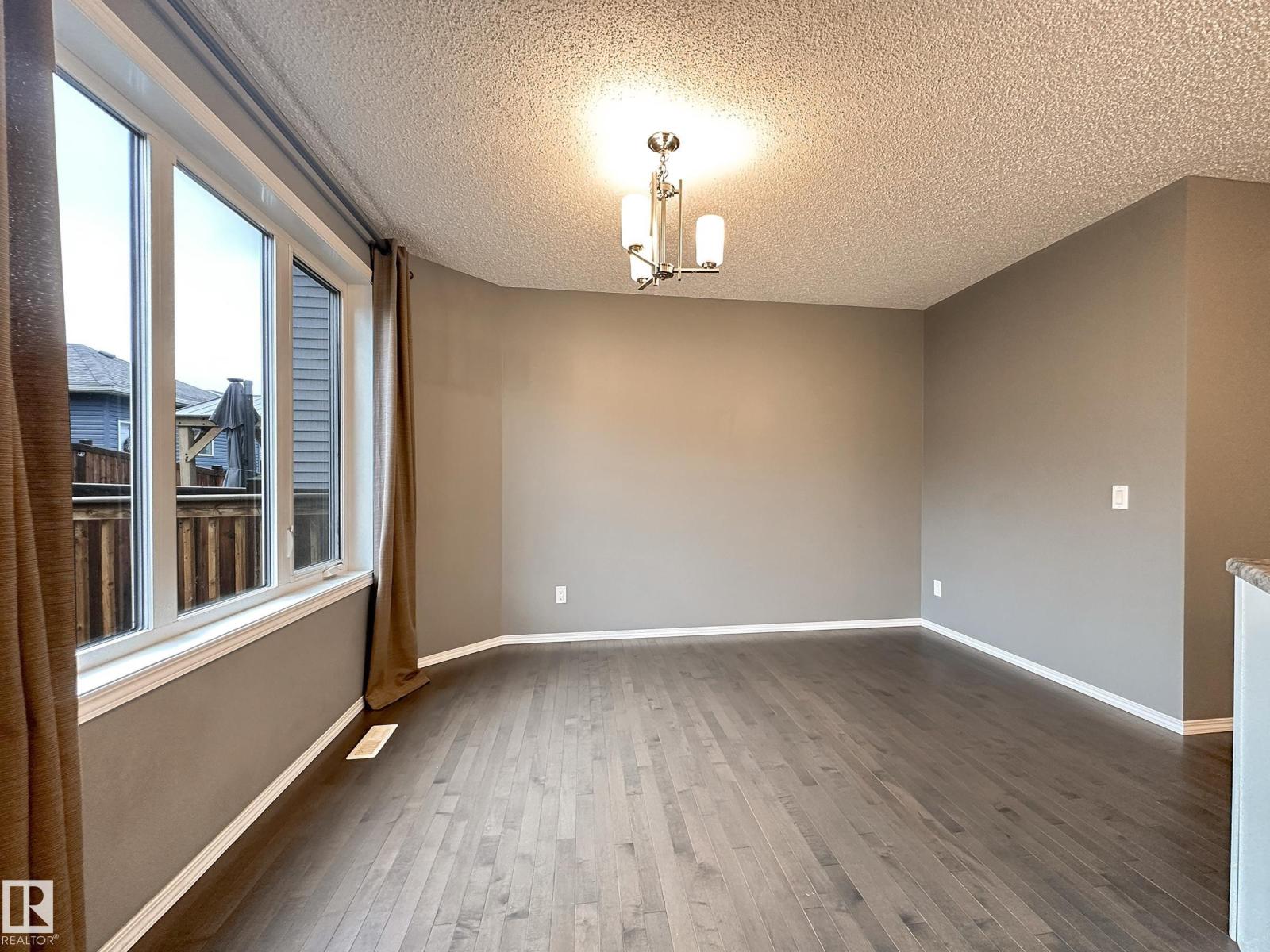 9432 211 St NW, Edmonton, Alberta  T5T 4R1 - Photo 13 - E4491656