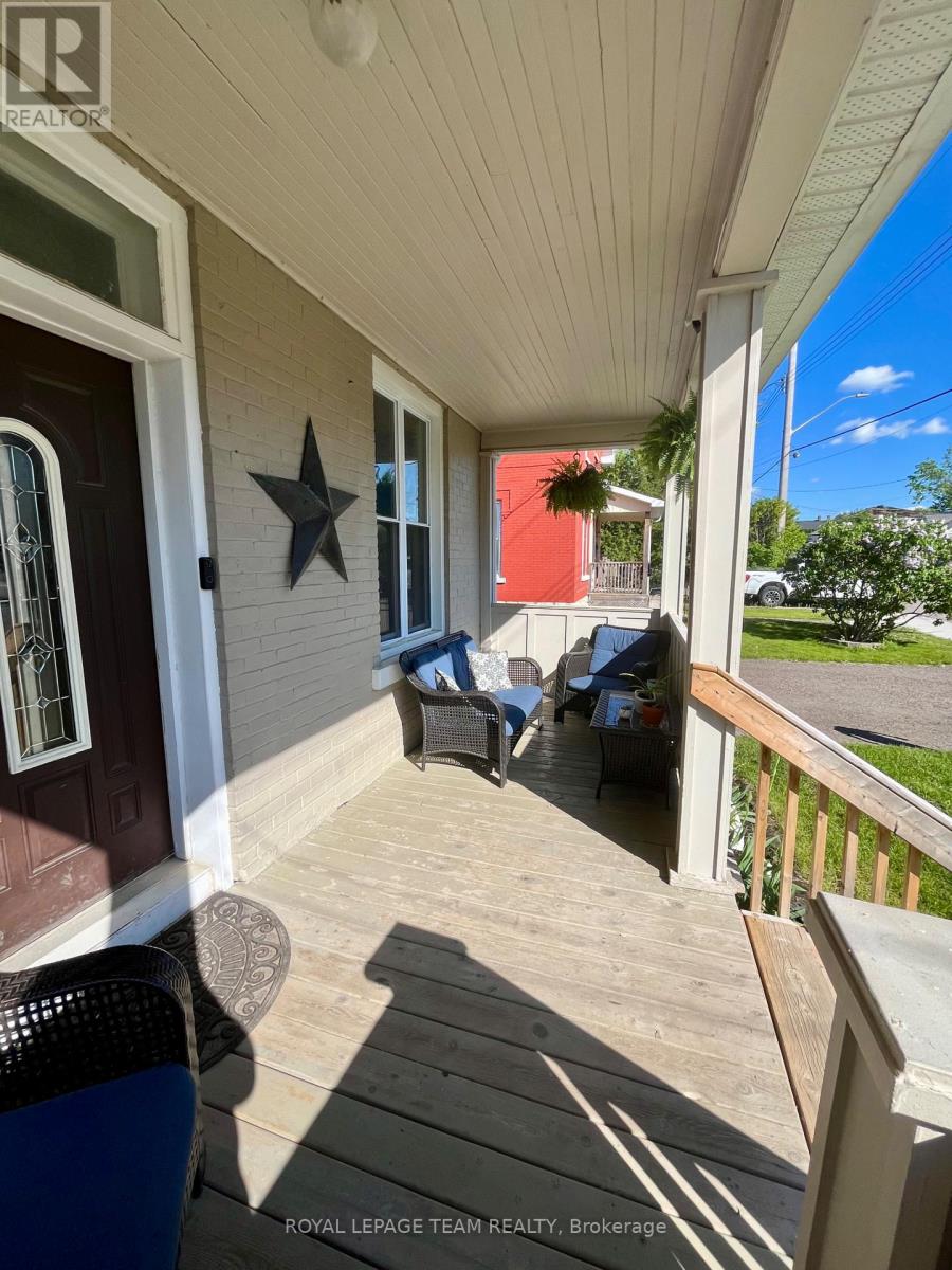 71 Argyle Street N, Renfrew, Ontario  K7V 1S7 - Photo 2 - X13239030