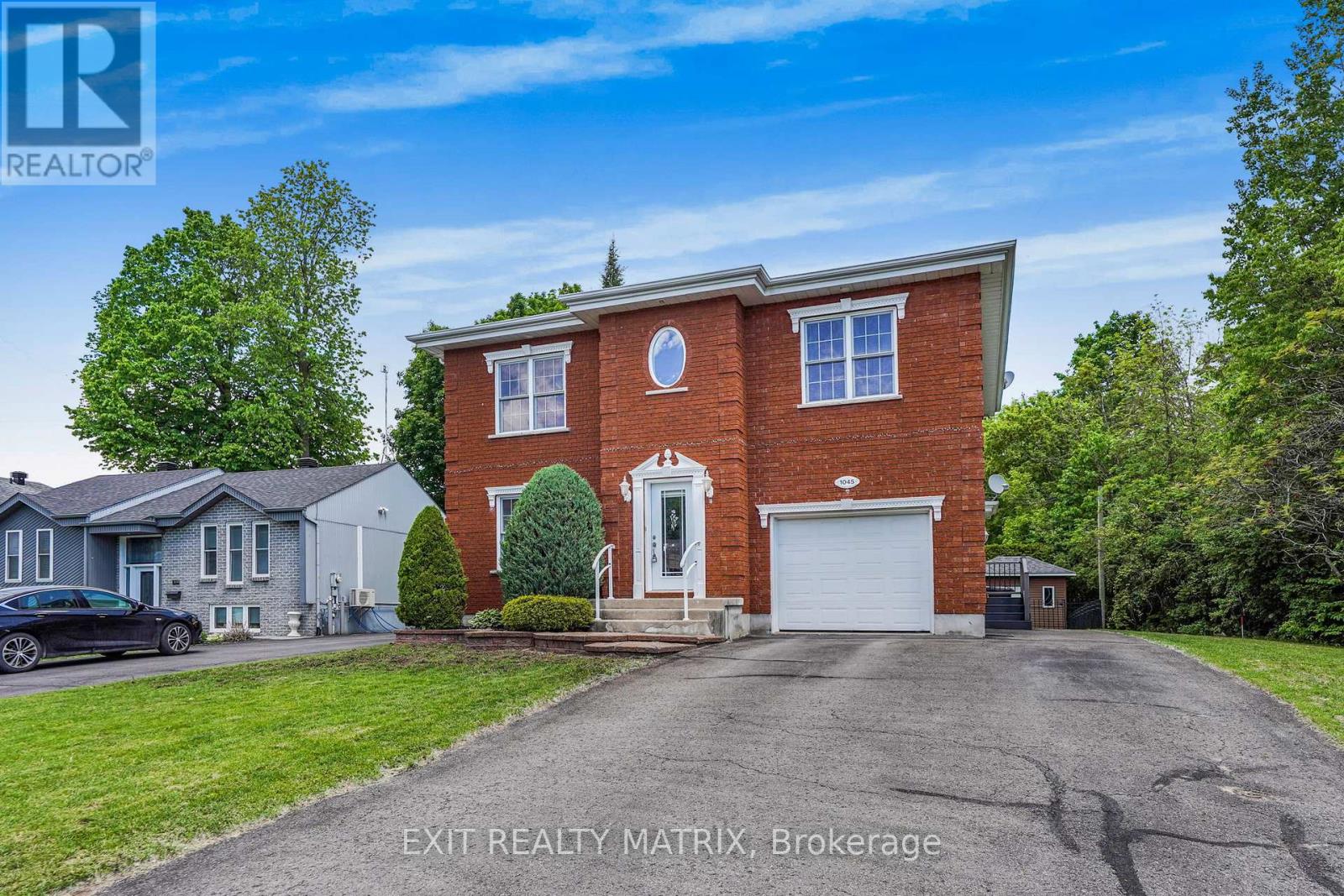 1045 SIDNEY STREET, Hawkesbury, Ontario