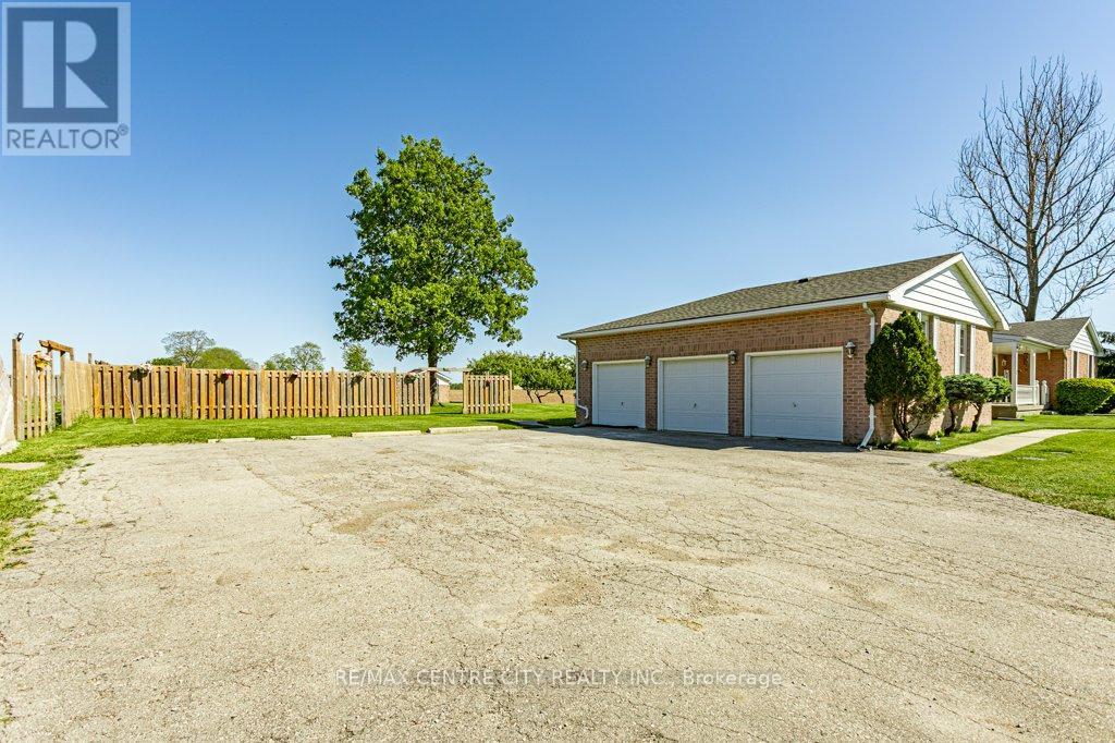 34135 Talbot Line, Southwold, Ontario  N0L 2E0 - Photo 36 - X12963642