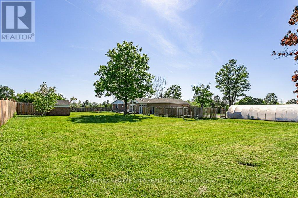 34135 Talbot Line, Southwold, Ontario  N0L 2E0 - Photo 41 - X12963642